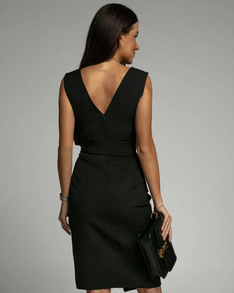 Anan | Fitted Dress with V-Neckline and Slit