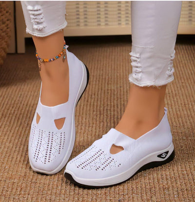 Comfortable RelaxFit Walking Shoes