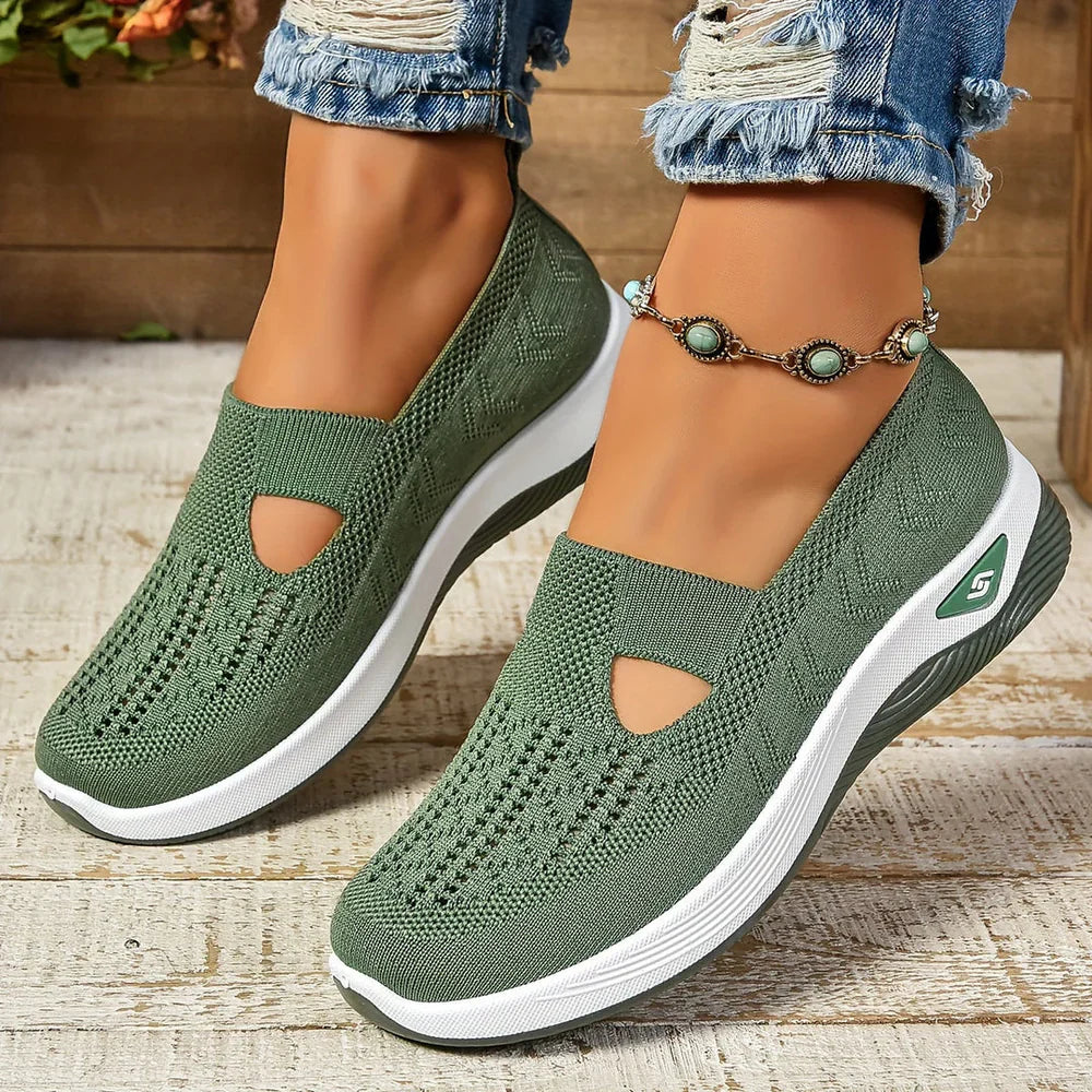 Comfortable RelaxFit Walking Shoes